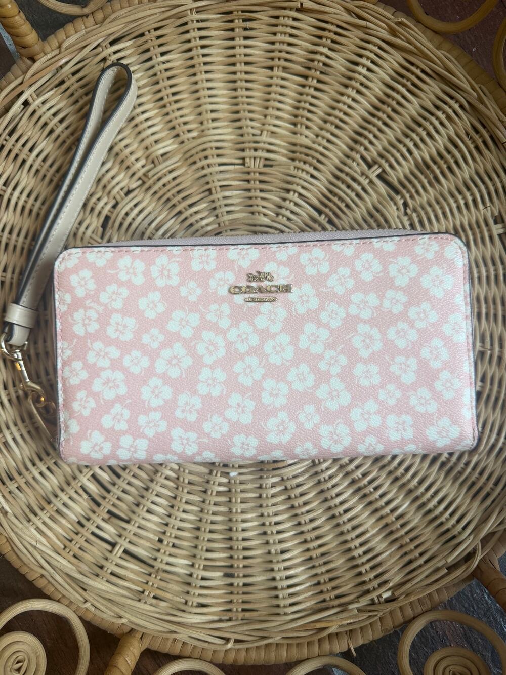 Coach Floral Light Pink Zip Around Wallet - Picture 1 of 7